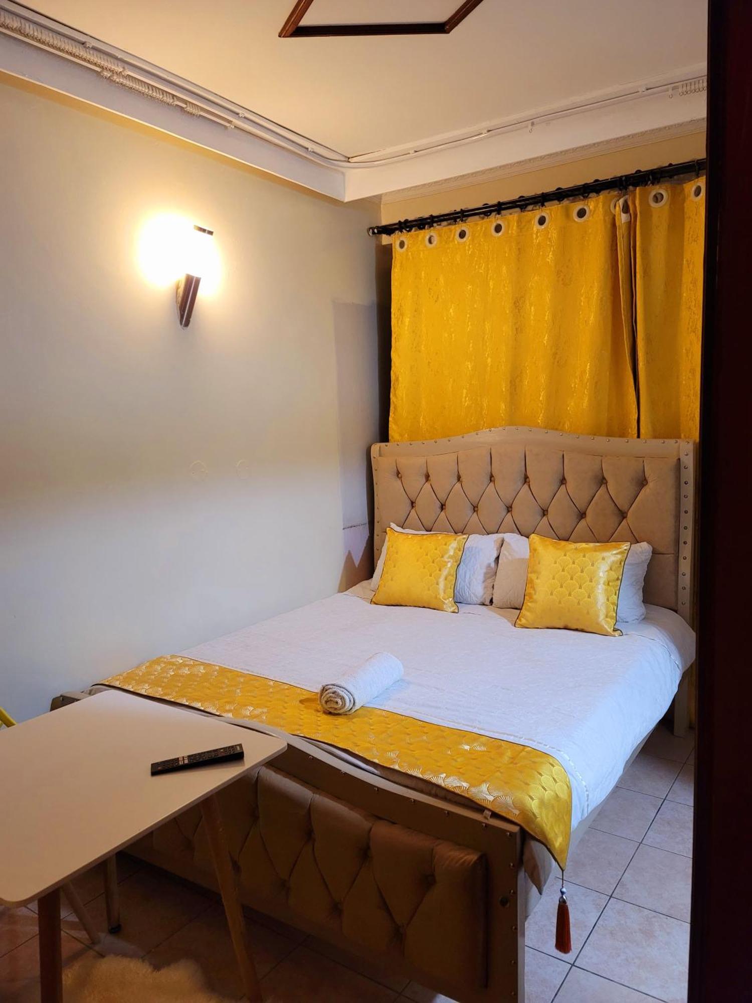 Sunrise Blue Moon B&B Nairobi Buitenkant foto