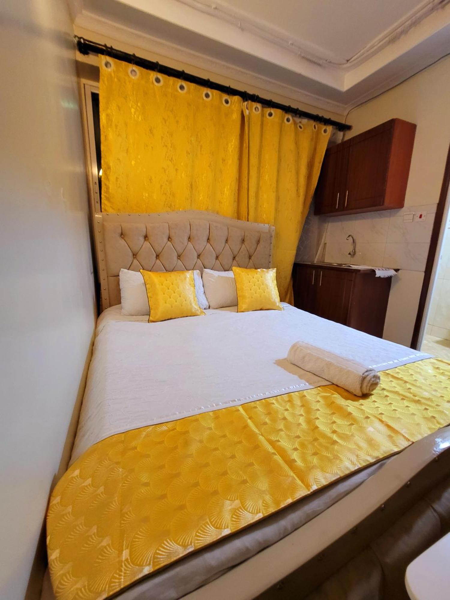Sunrise Blue Moon B&B Nairobi Buitenkant foto