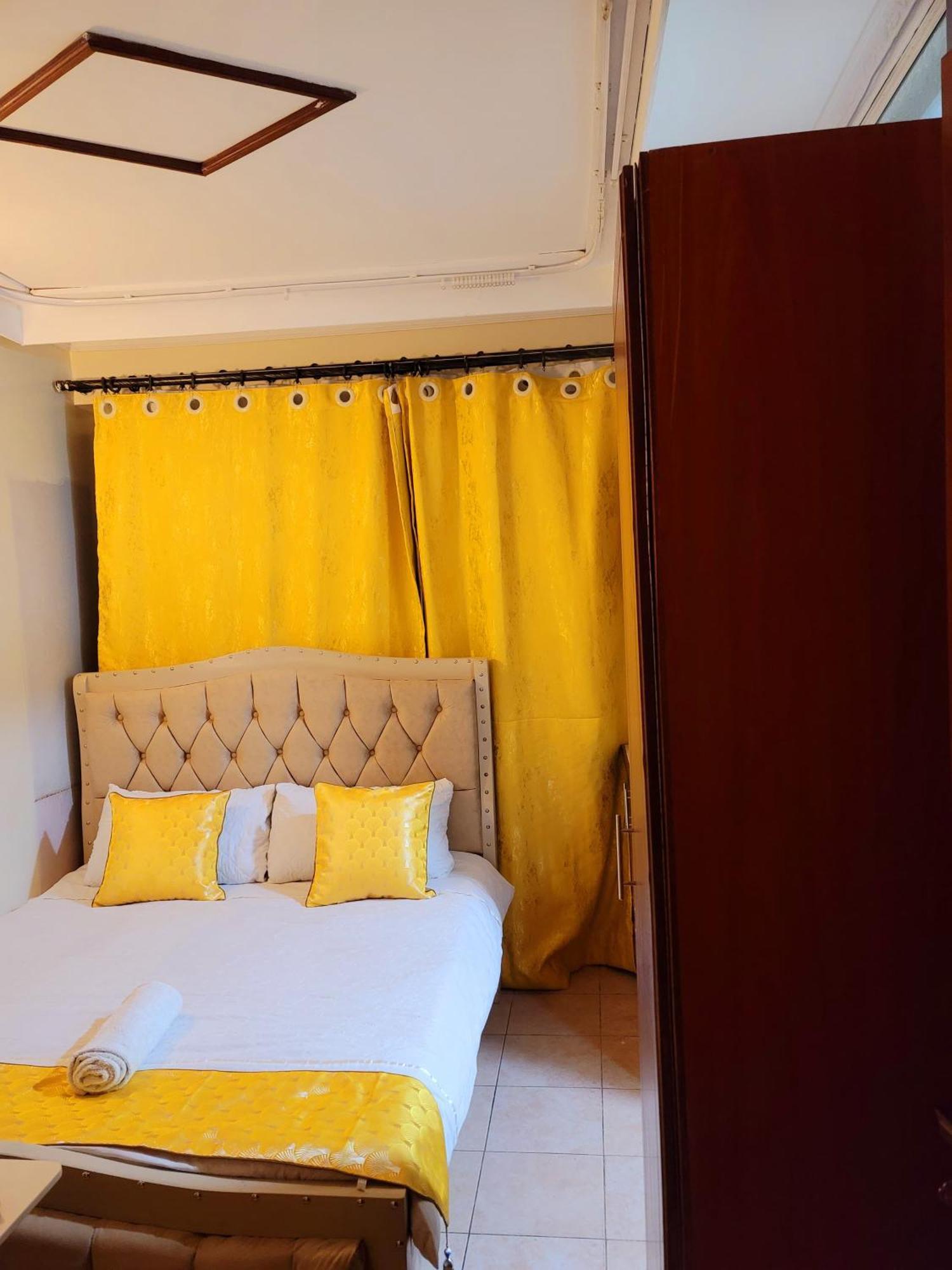 Sunrise Blue Moon B&B Nairobi Buitenkant foto